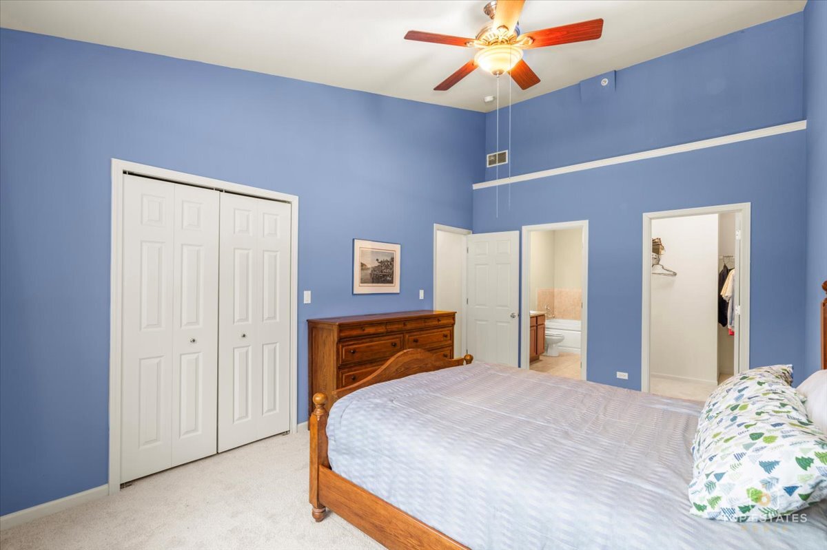 1631 PAULINE Circle, Mundelein, IL 60060