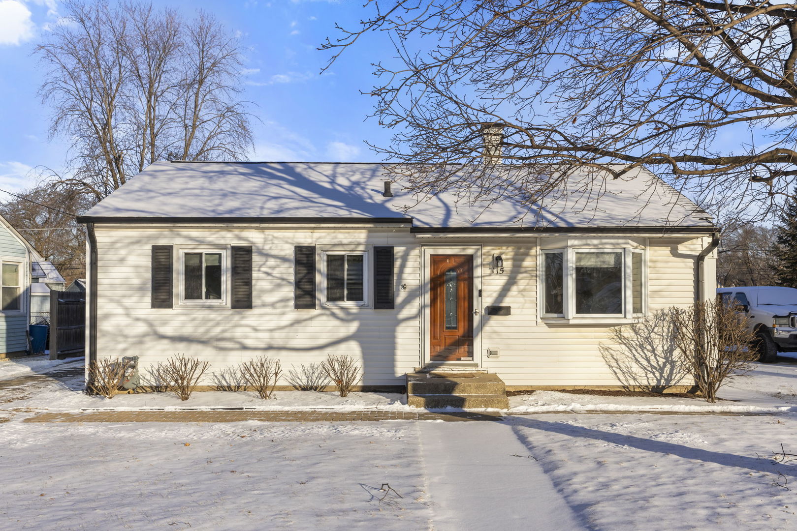 115 N WESTERN Avenue, Aurora, IL 60506