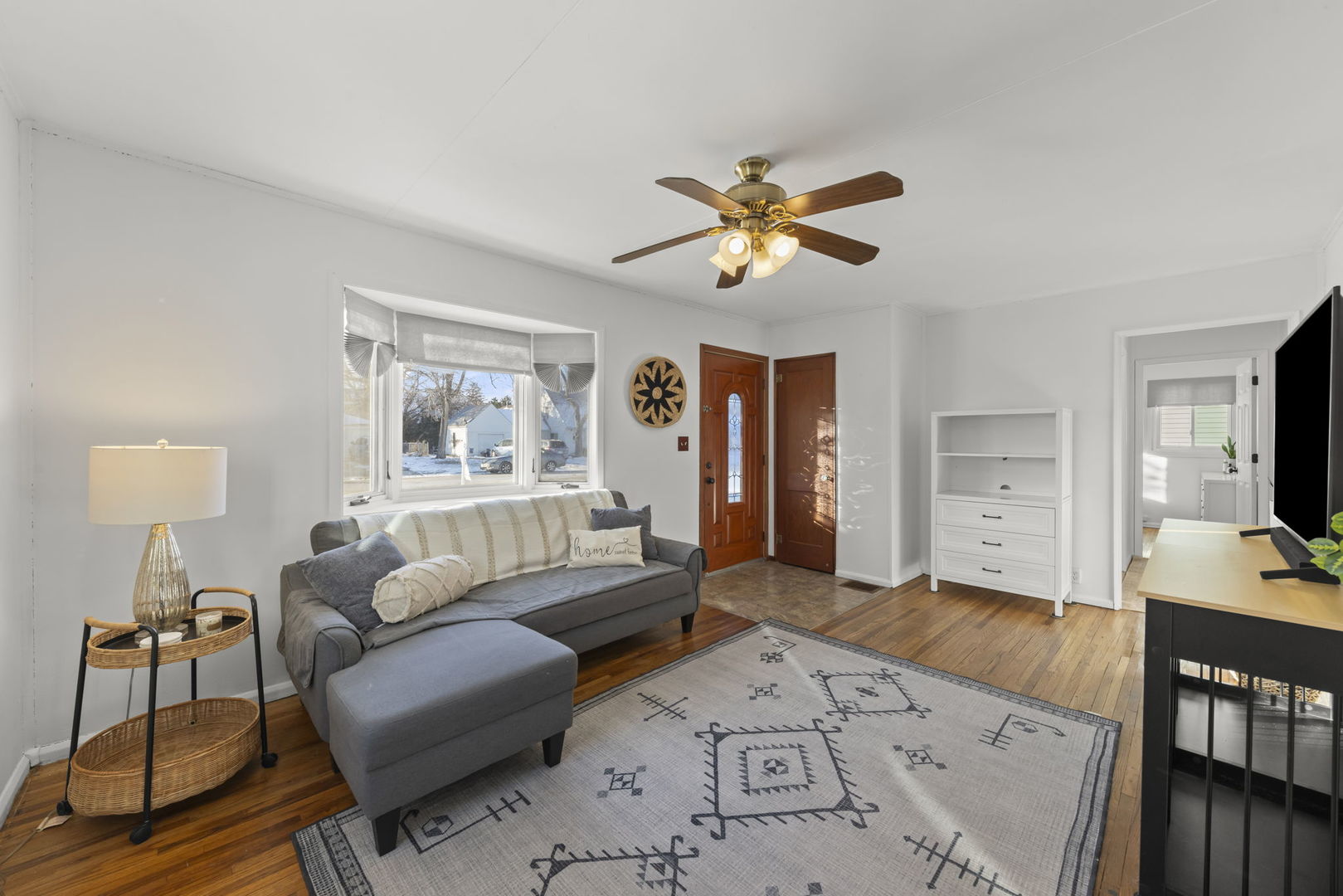 115 N WESTERN Avenue, Aurora, IL 60506