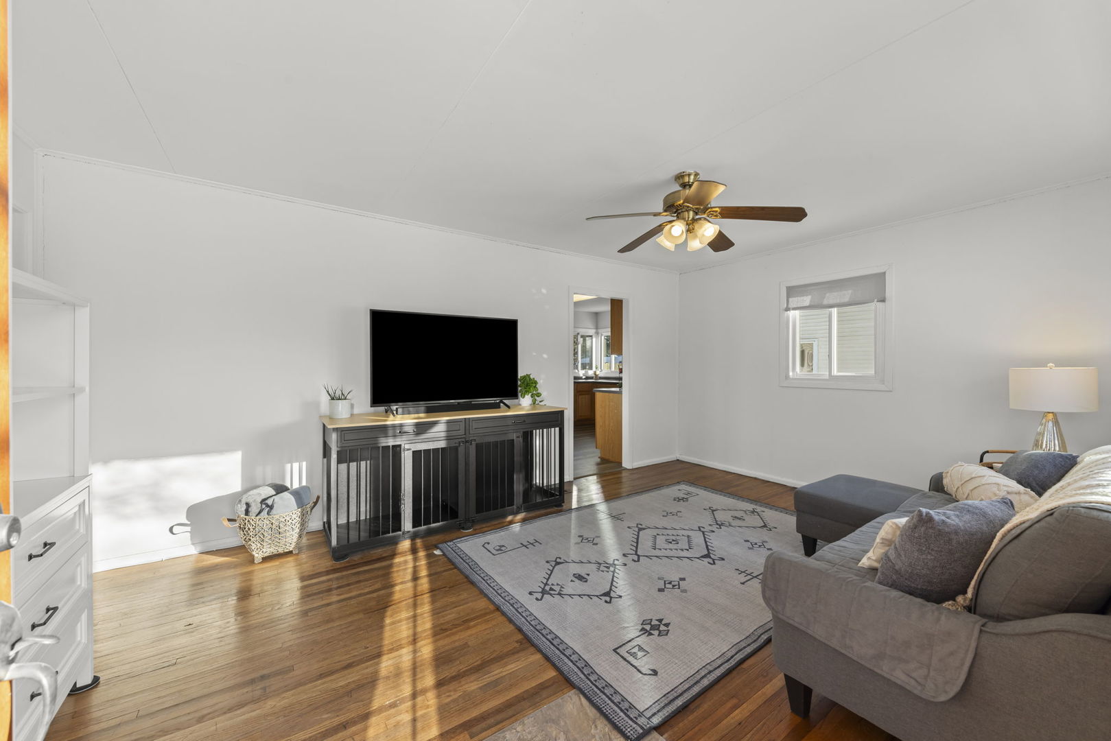 115 N WESTERN Avenue, Aurora, IL 60506