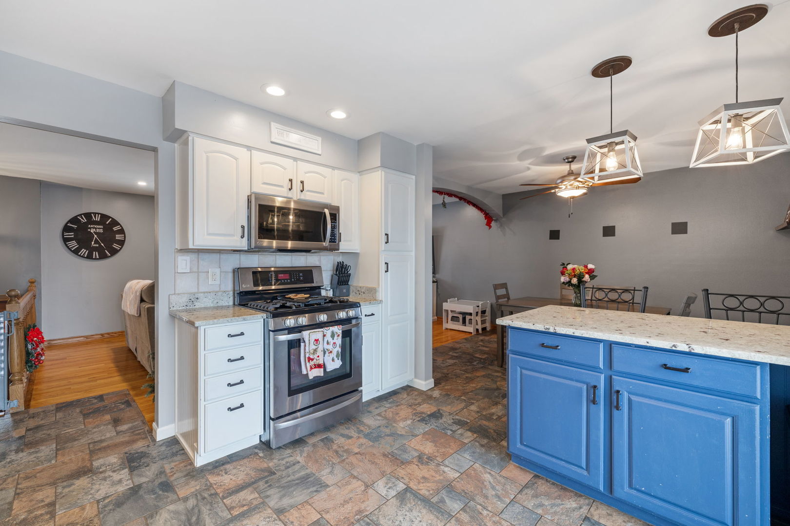 15309 Arroyo Drive, Oak Forest, IL 60452