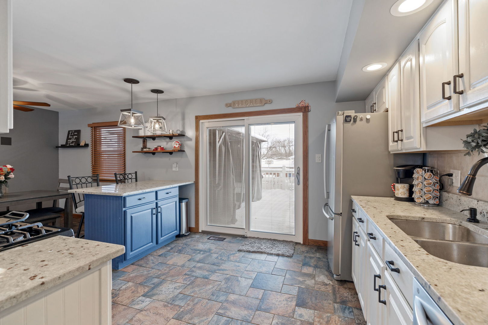 15309 Arroyo Drive, Oak Forest, IL 60452