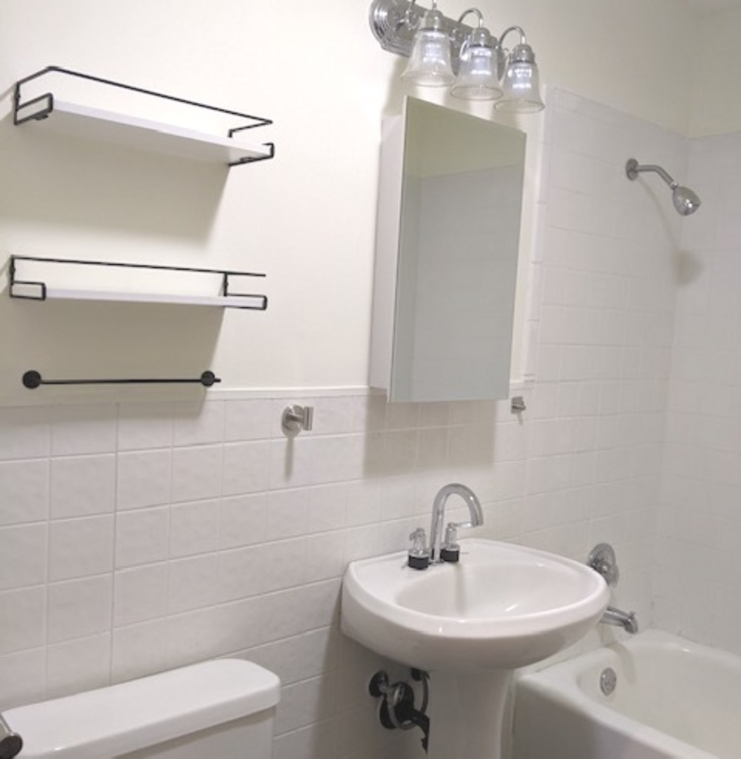 423 Grand Boulevard #423, Wauconda, IL 60084