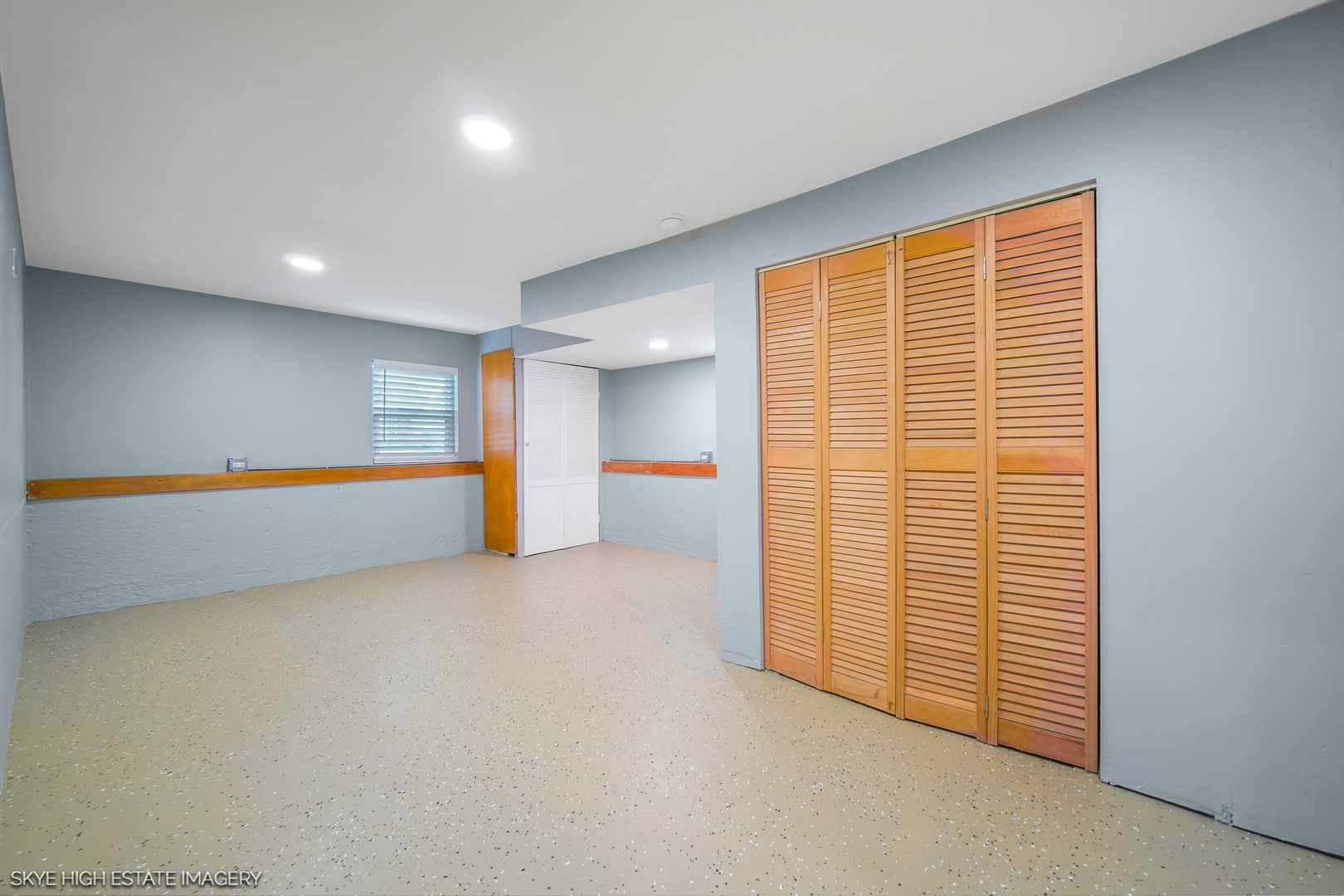 9018 Roach Avenue, Brookfield, IL 60513