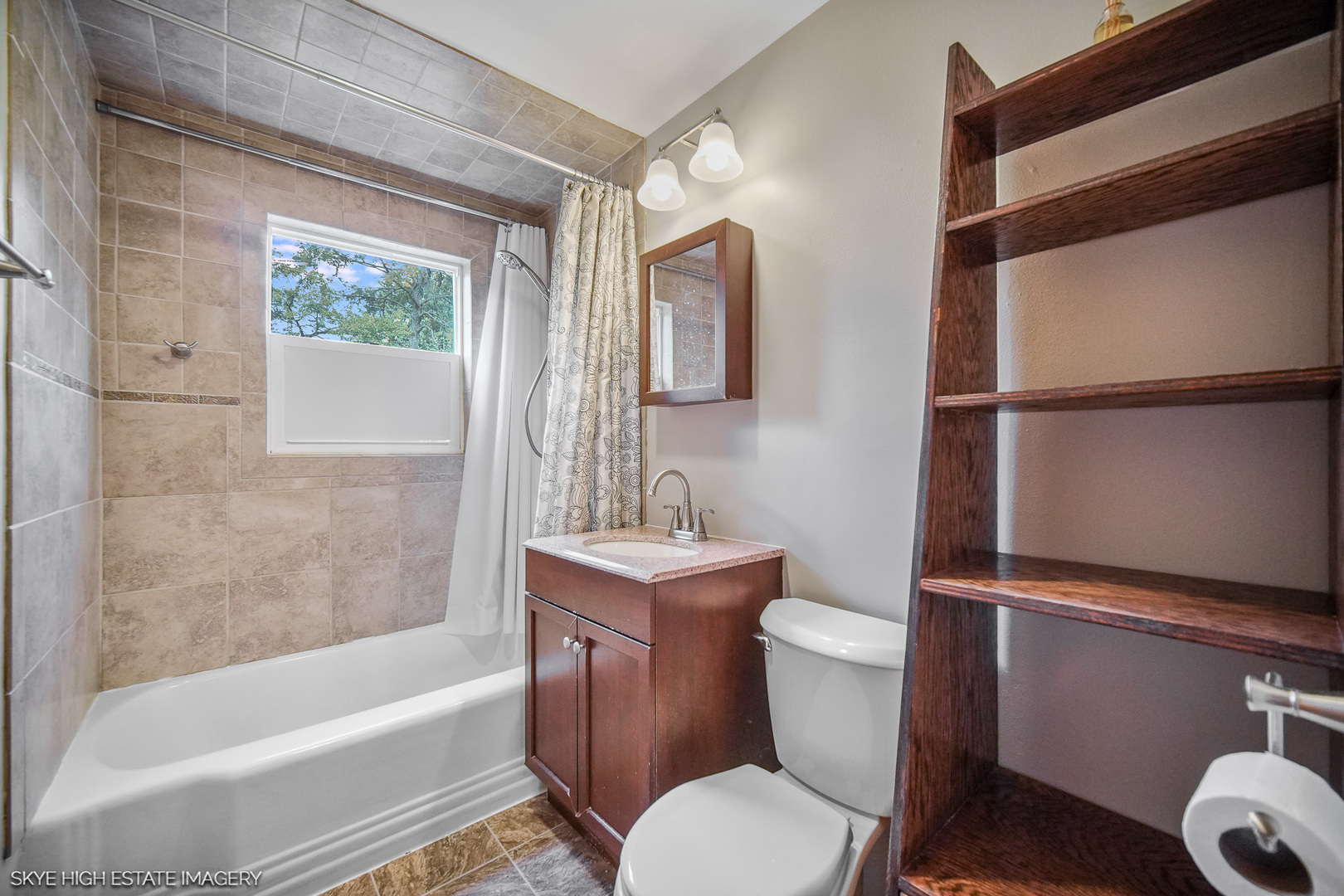 9018 Roach Avenue, Brookfield, IL 60513