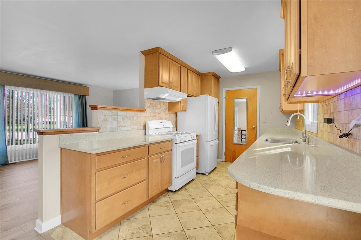 426 Thunderbird Trail, Carol Stream, IL 60188