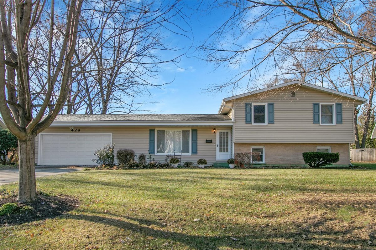 426 Thunderbird Trail, Carol Stream, IL 60188