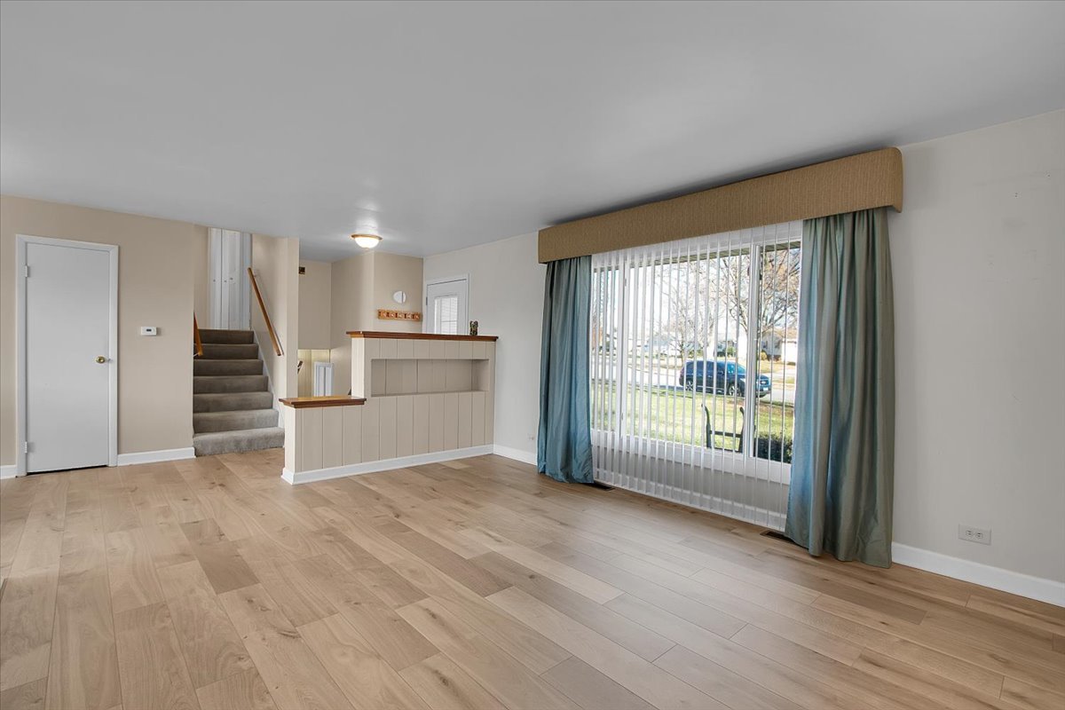 426 Thunderbird Trail, Carol Stream, IL 60188