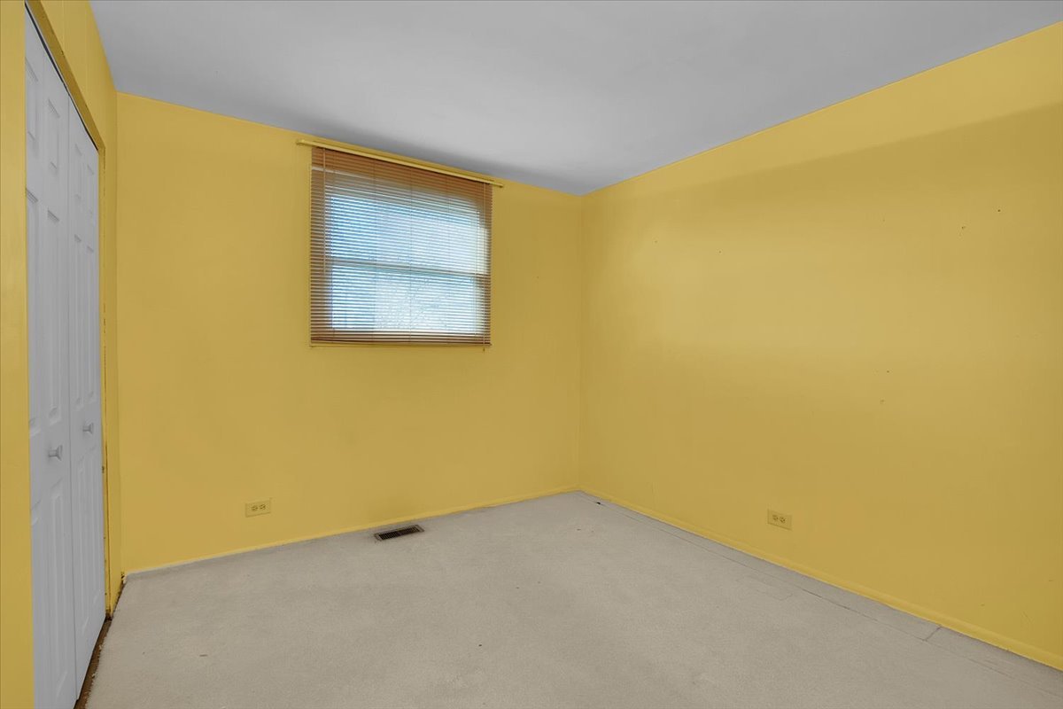 426 Thunderbird Trail, Carol Stream, IL 60188