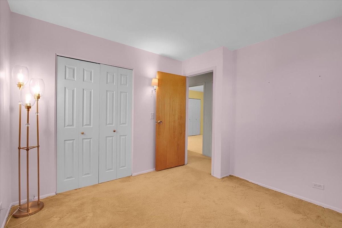 426 Thunderbird Trail, Carol Stream, IL 60188