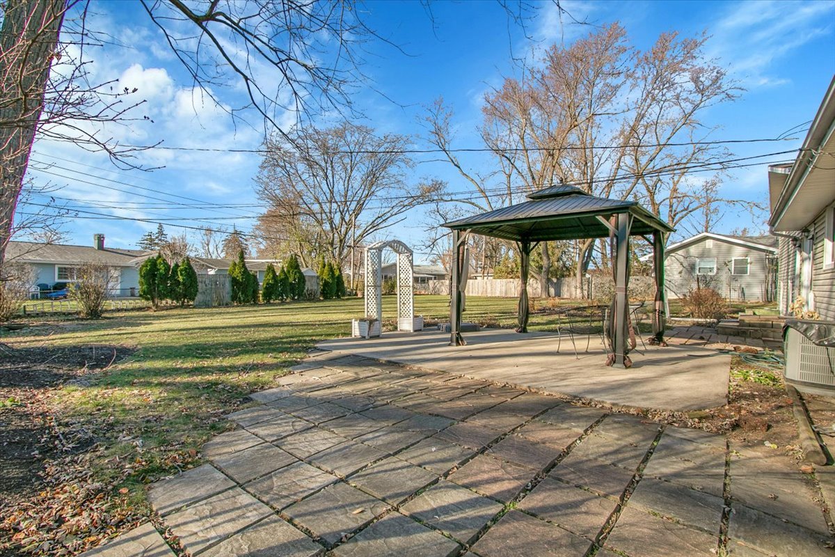 426 Thunderbird Trail, Carol Stream, IL 60188