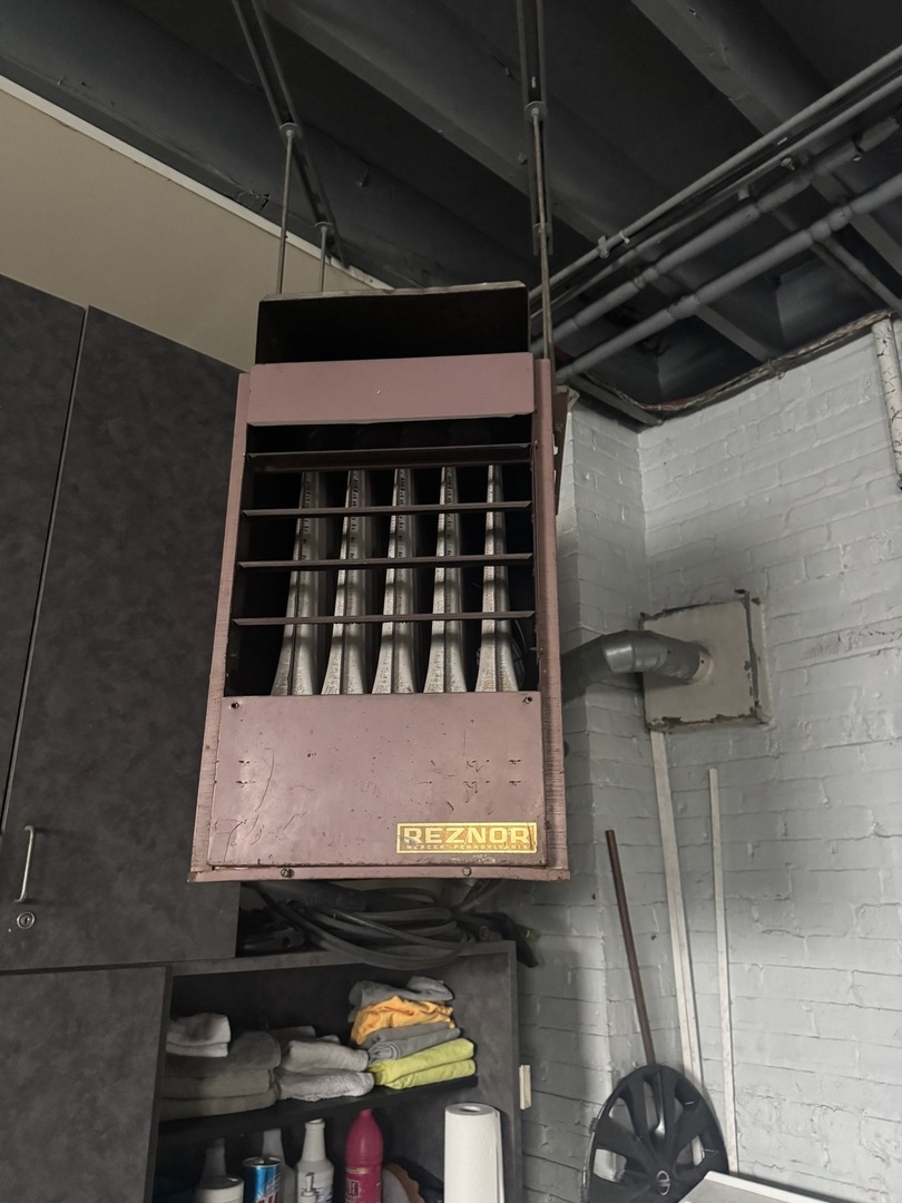 3327 W Columbus Avenue, Chicago, IL 60652