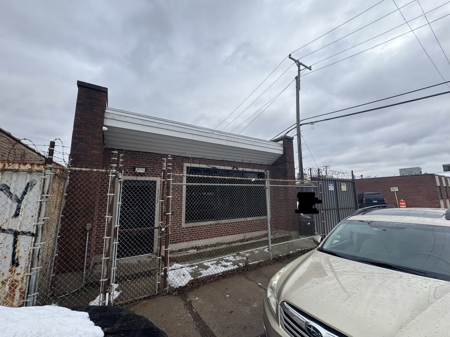 3327 W Columbus Avenue, Chicago, IL 60652