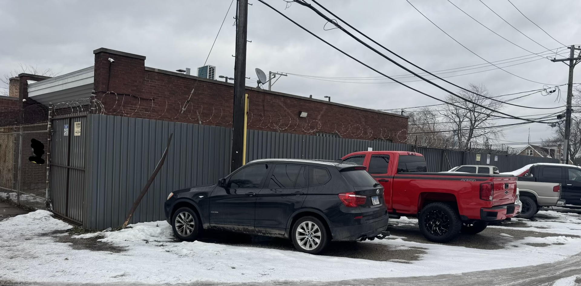 3327 W Columbus Avenue, Chicago, IL 60652