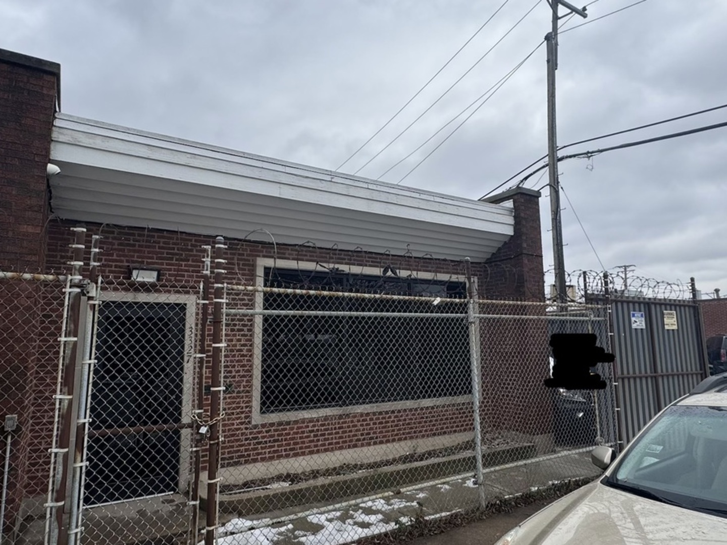 3327 W Columbus Avenue, Chicago, IL 60652