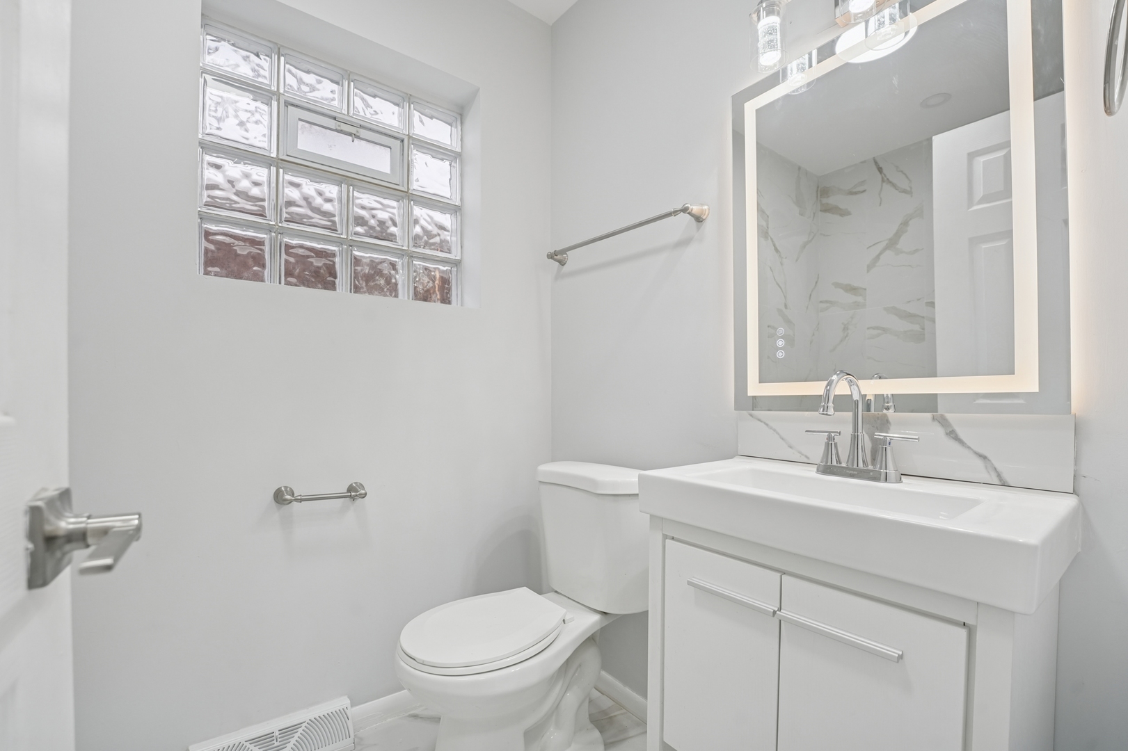 4914 W 32nd Place, Cicero, IL 60804