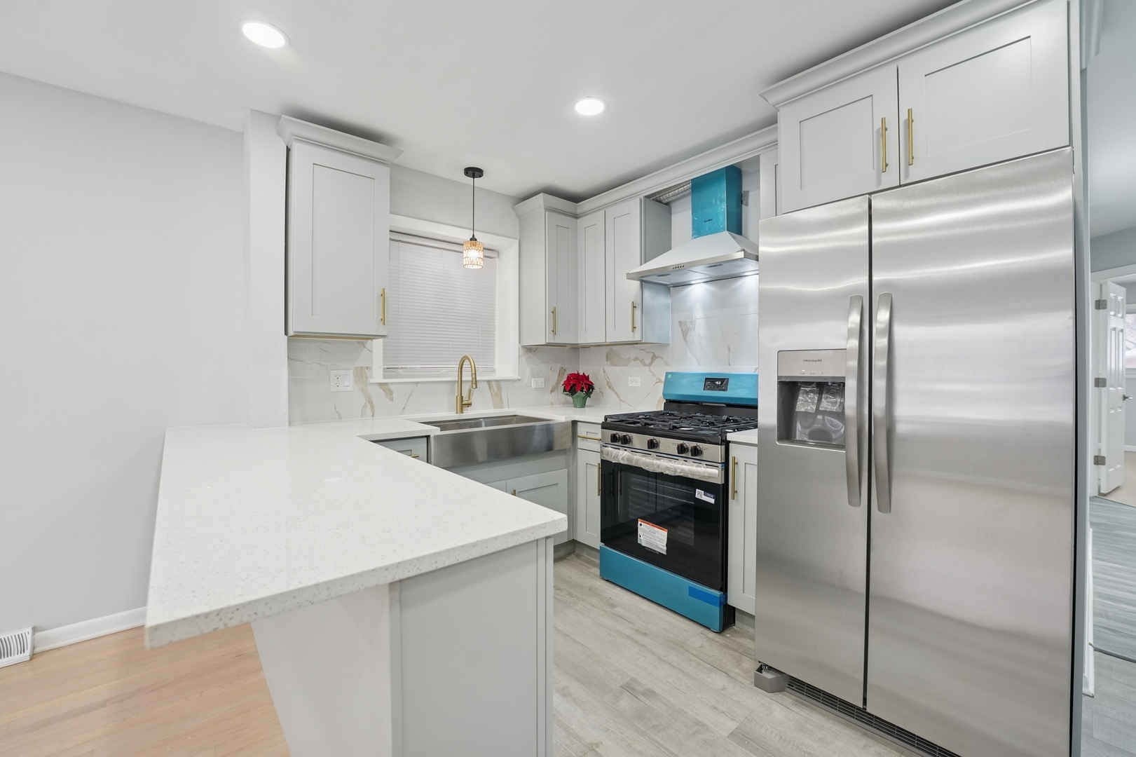 4914 W 32nd Place, Cicero, IL 60804