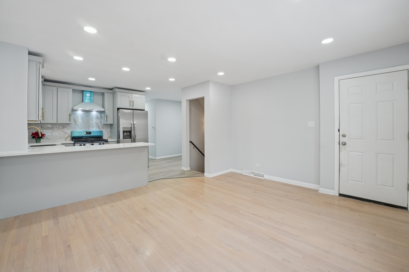 4914 W 32nd Place, Cicero, IL 60804