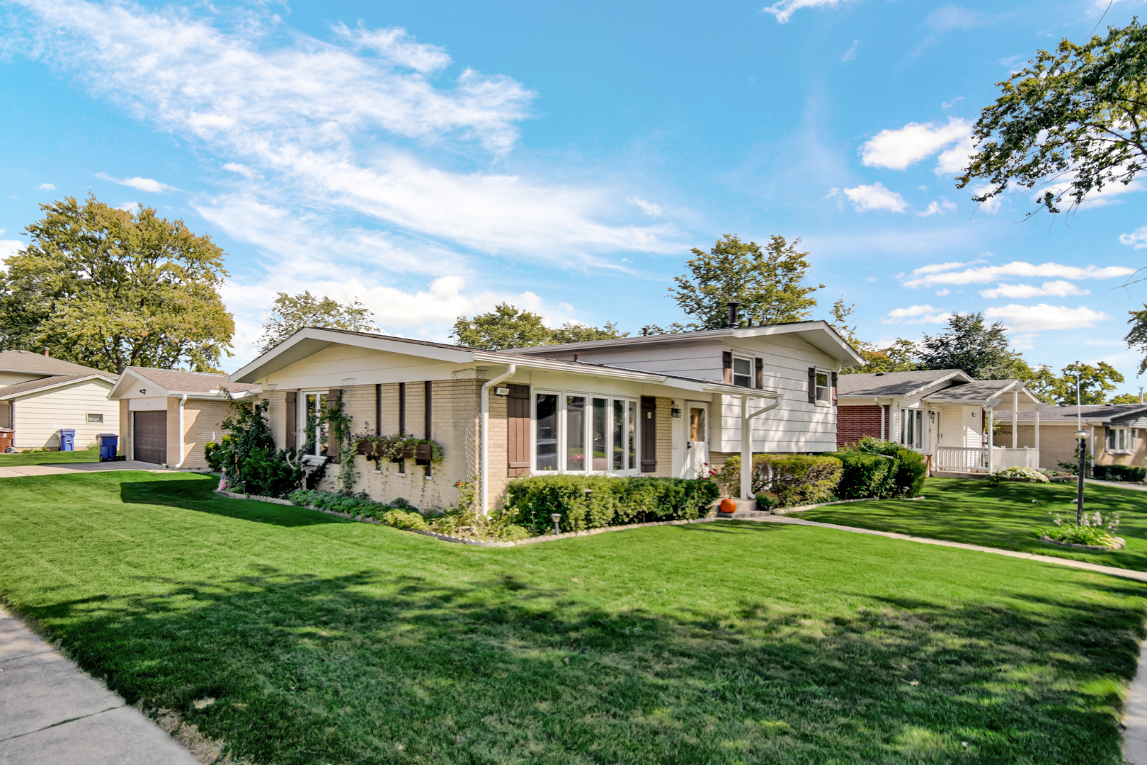 511 W Arquilla Drive, Glenwood, IL 60425