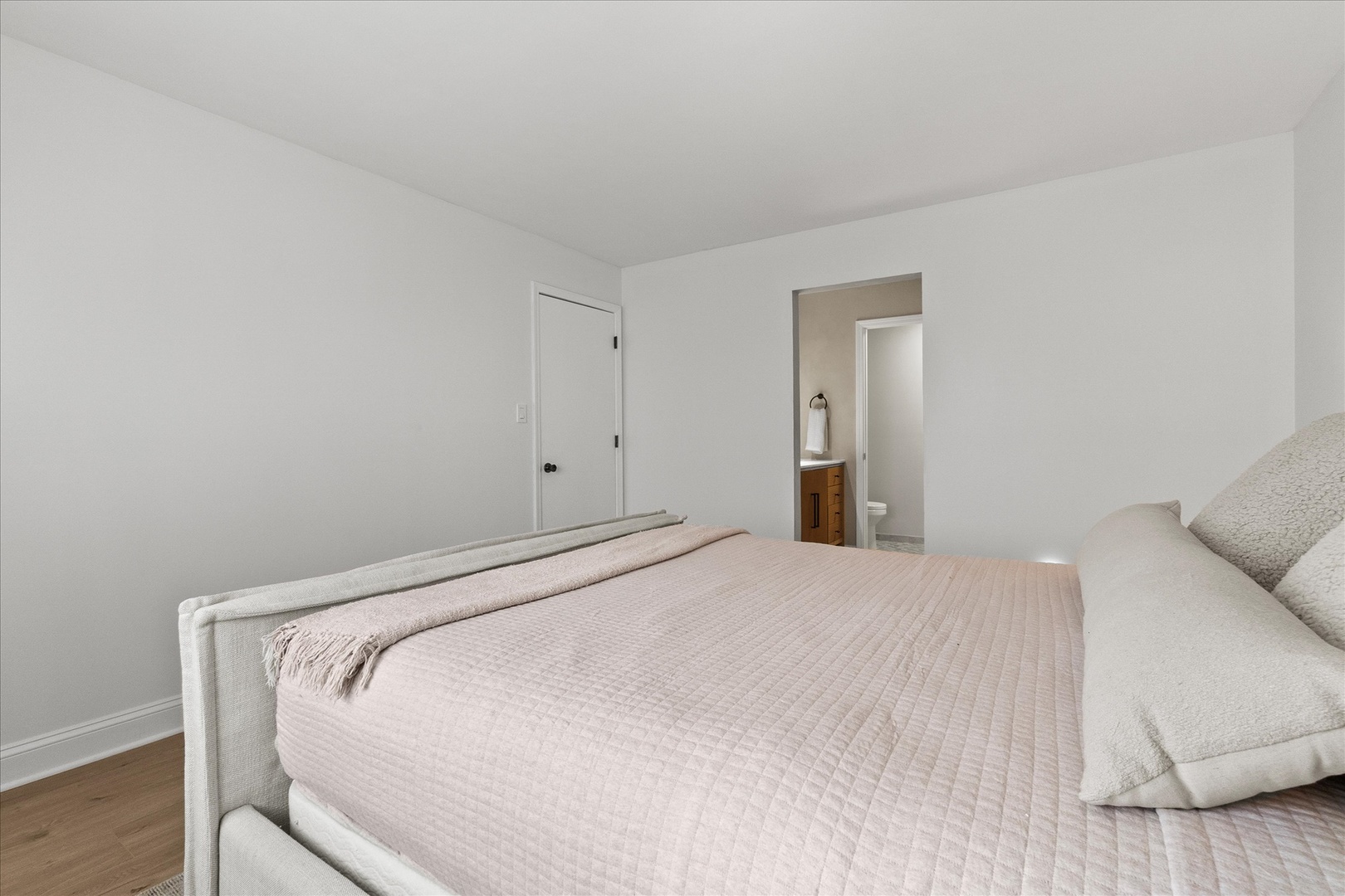 9051 S Roberts Road #310, Hickory Hills, IL 60457