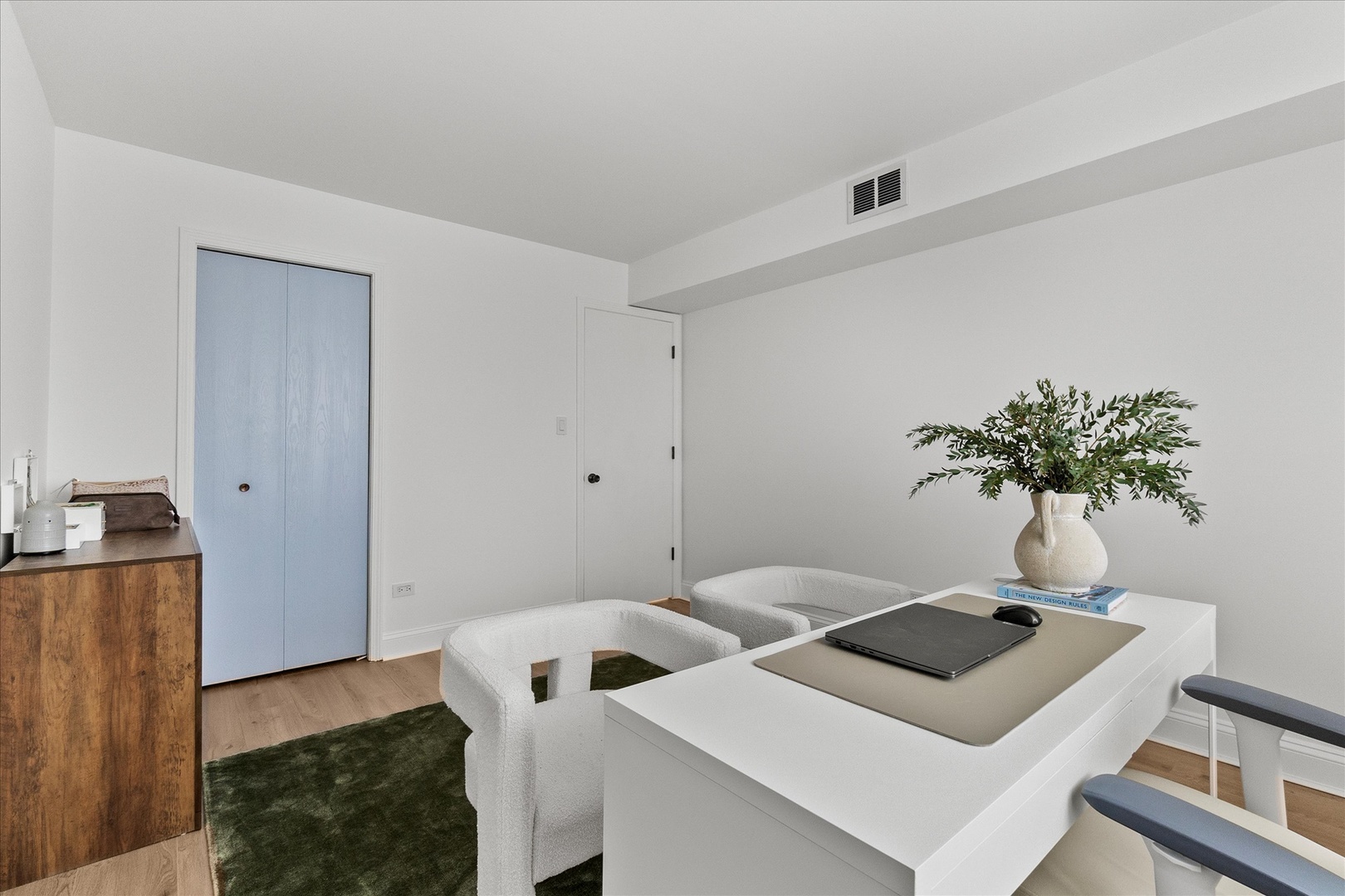 9051 S Roberts Road #310, Hickory Hills, IL 60457