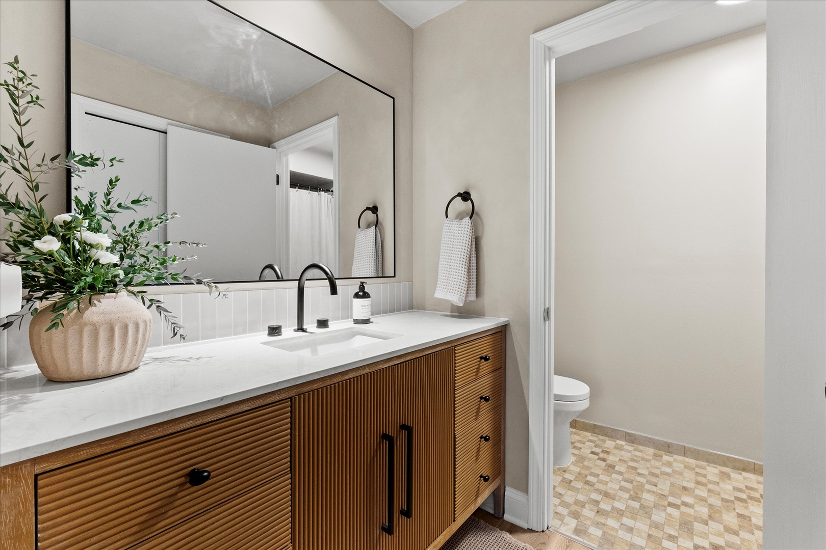 9051 S Roberts Road #310, Hickory Hills, IL 60457