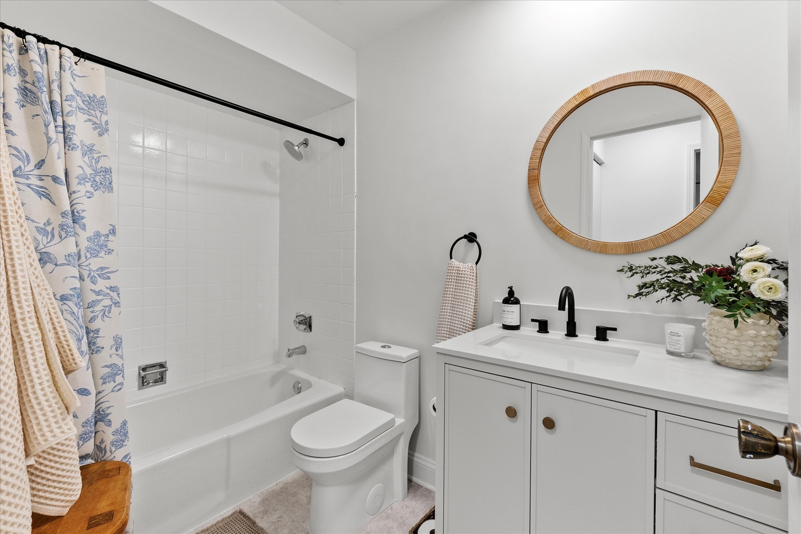 9051 S Roberts Road #310, Hickory Hills, IL 60457