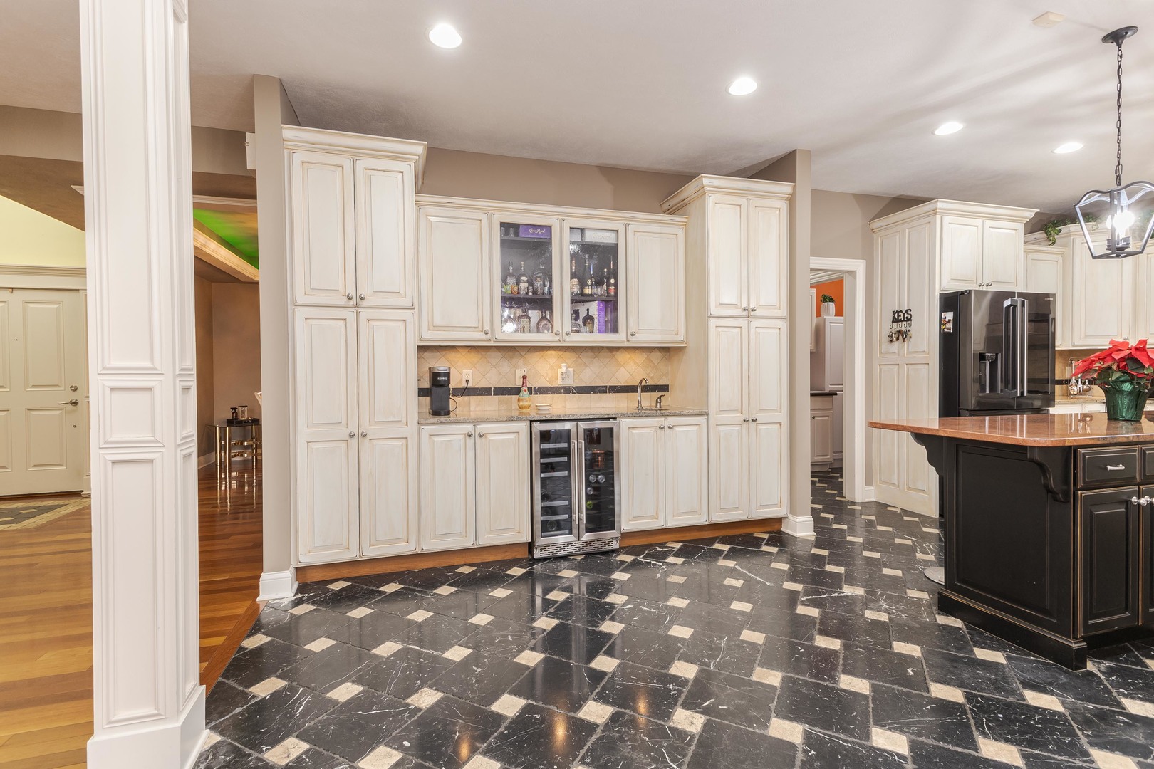 6 Stonebrook Court, Bloomington, IL 61704