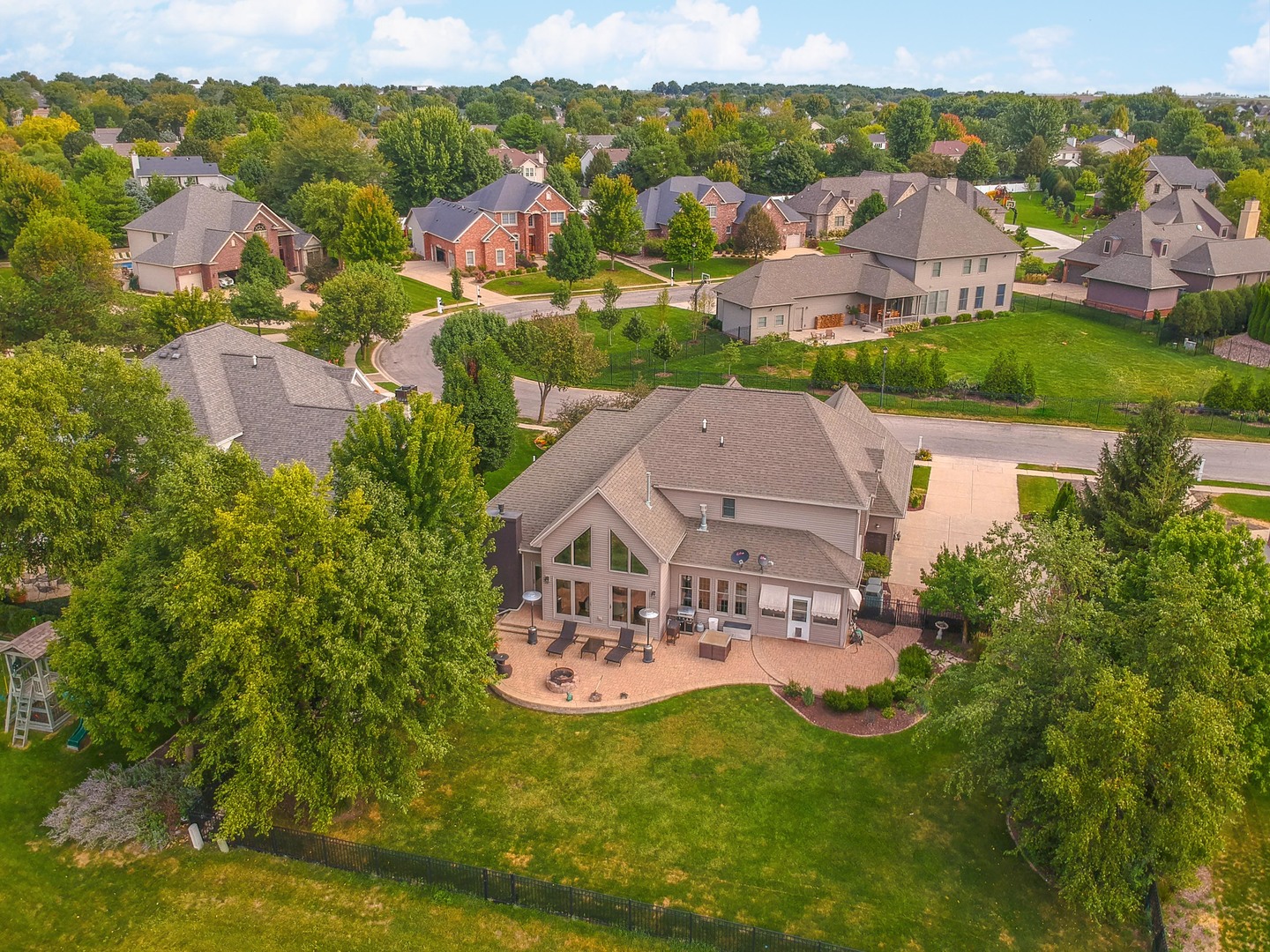 6 Stonebrook Court, Bloomington, IL 61704