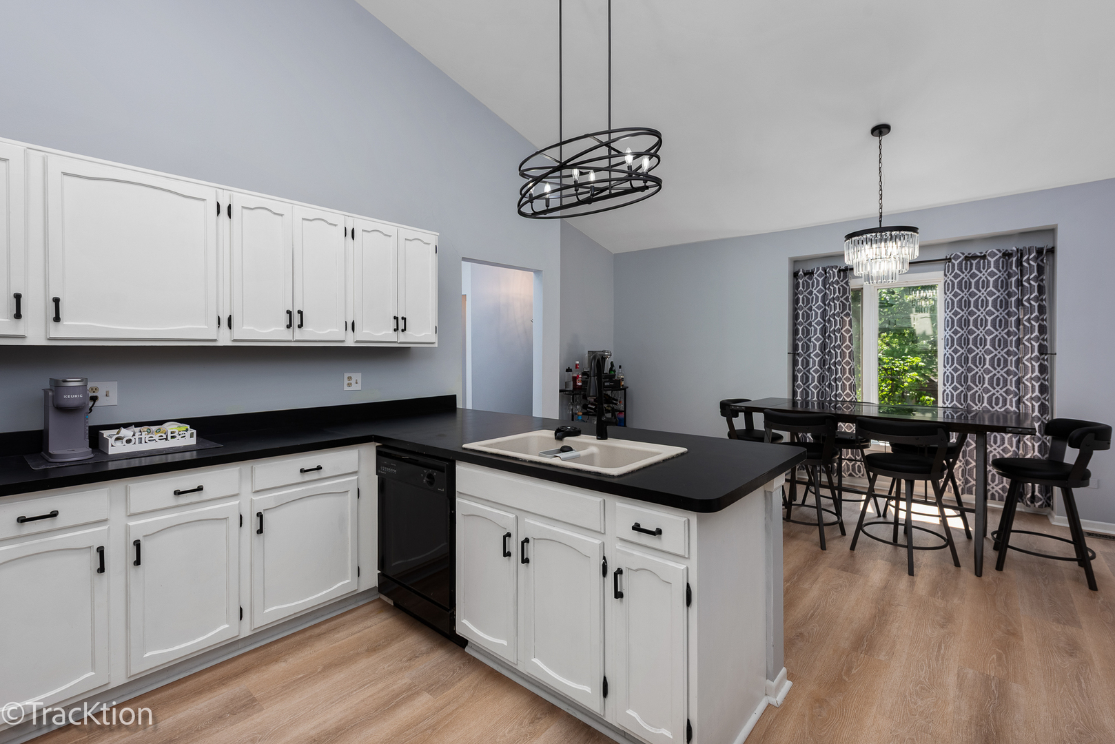 1014 Braemoor Drive #B, Downers Grove, IL 60515