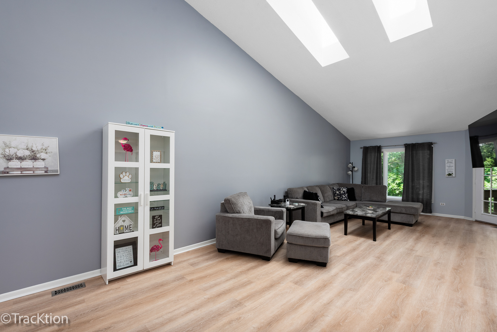 1014 Braemoor Drive #B, Downers Grove, IL 60515