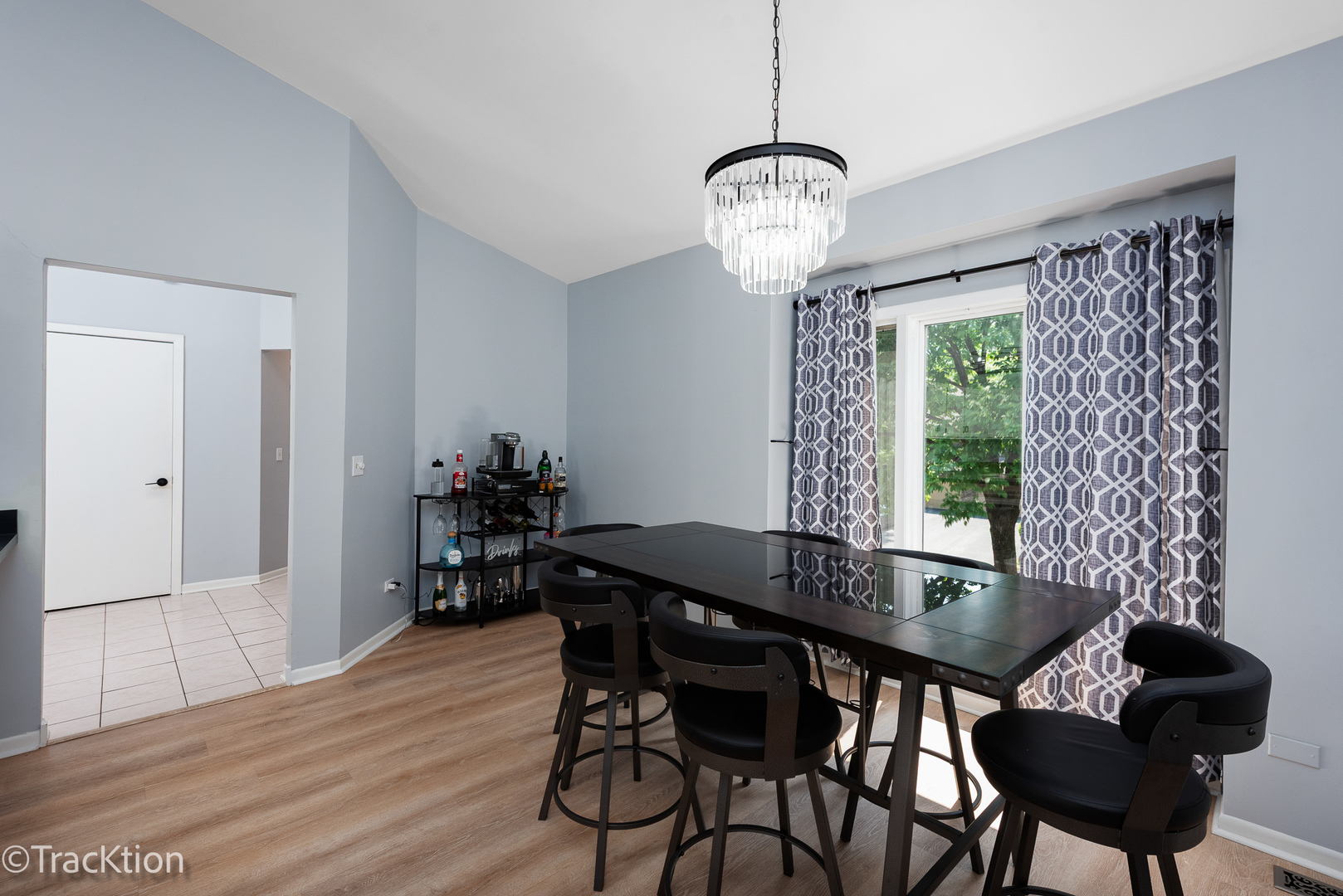 1014 Braemoor Drive #B, Downers Grove, IL 60515