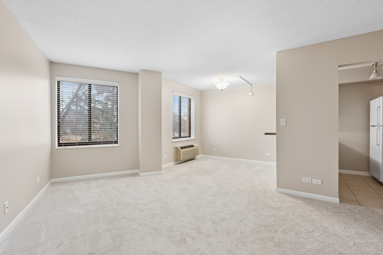 470 FAWELL Boulevard #203, Glen Ellyn, IL 60137