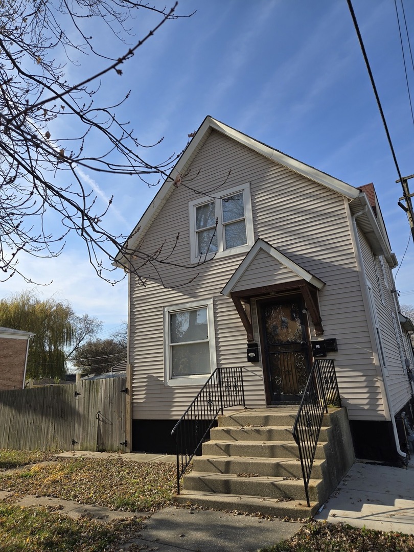 112 S 14th Avenue, Maywood, IL 60153