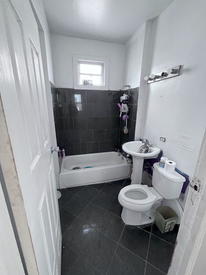 2103 W 52nd Street, Chicago, IL 60609