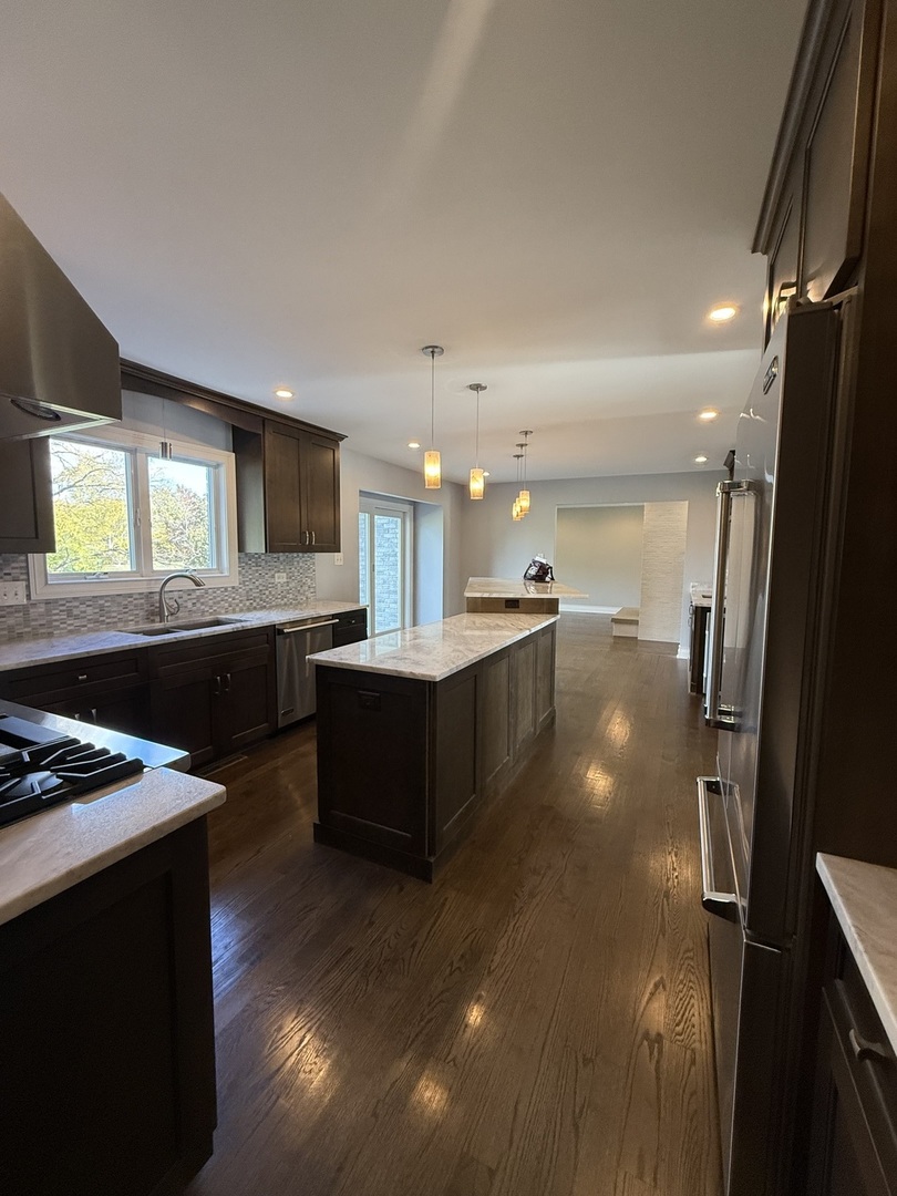 551 83rd Street, Burr Ridge, IL 60527