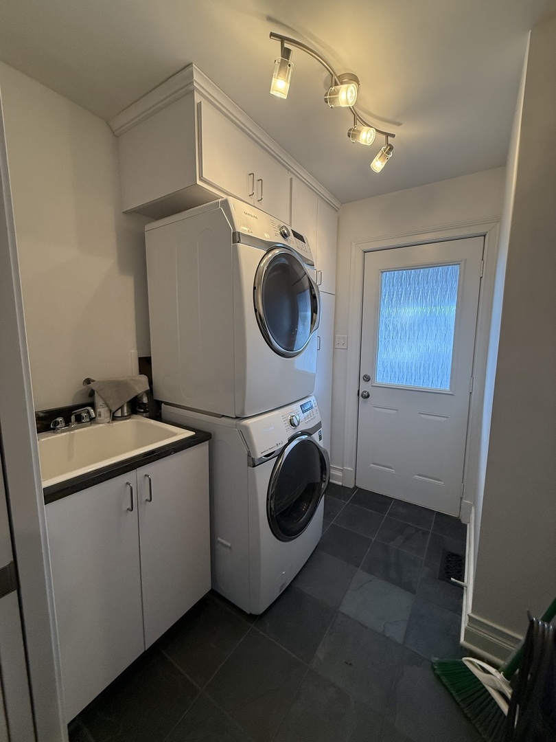 551 83rd Street, Burr Ridge, IL 60527