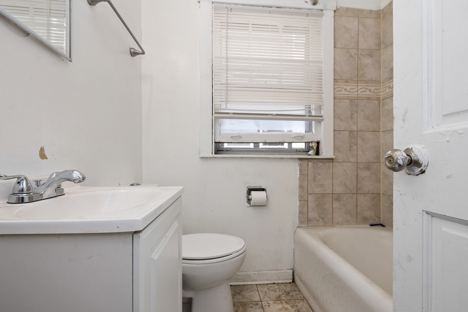 12050 S Yale Avenue, Chicago, IL 60628