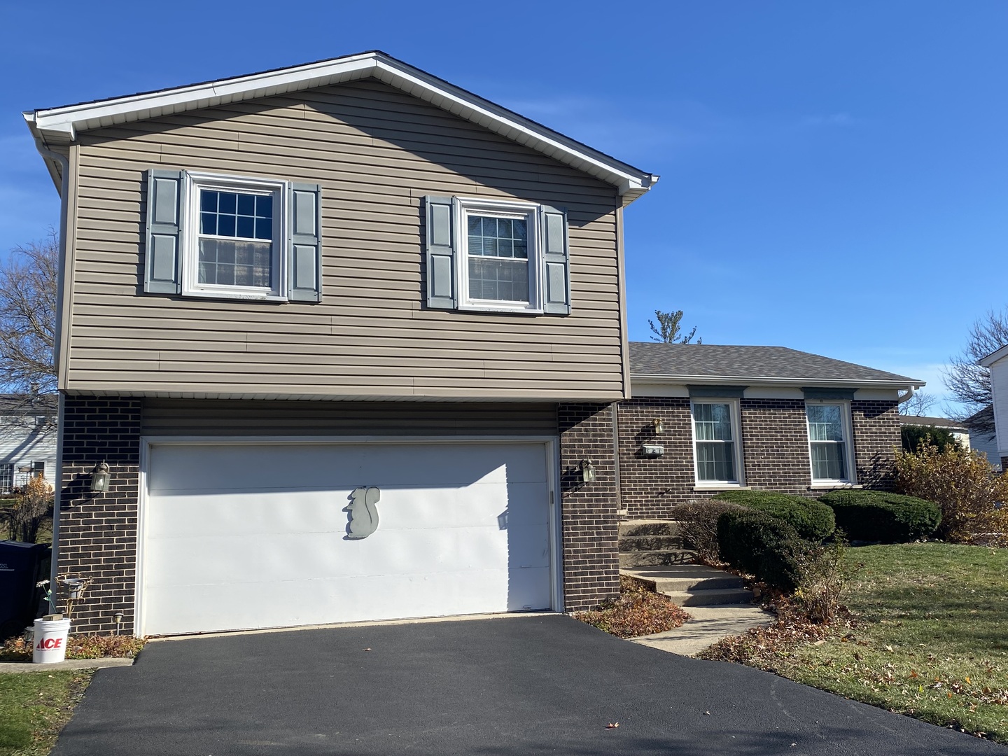 1079 S Lewis Avenue, Lombard, IL 60148