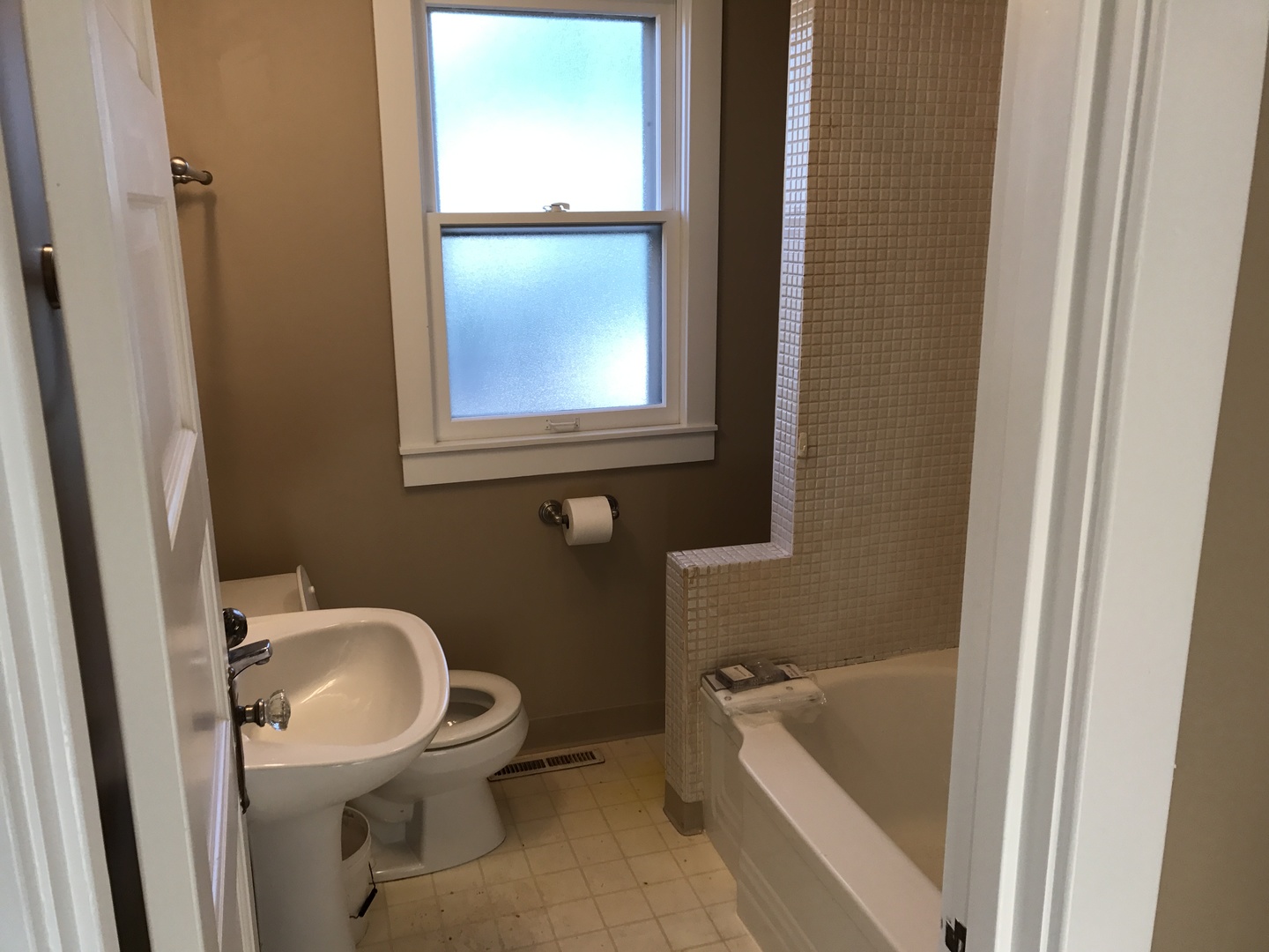 116 N Adams Street, Westmont, IL 60559