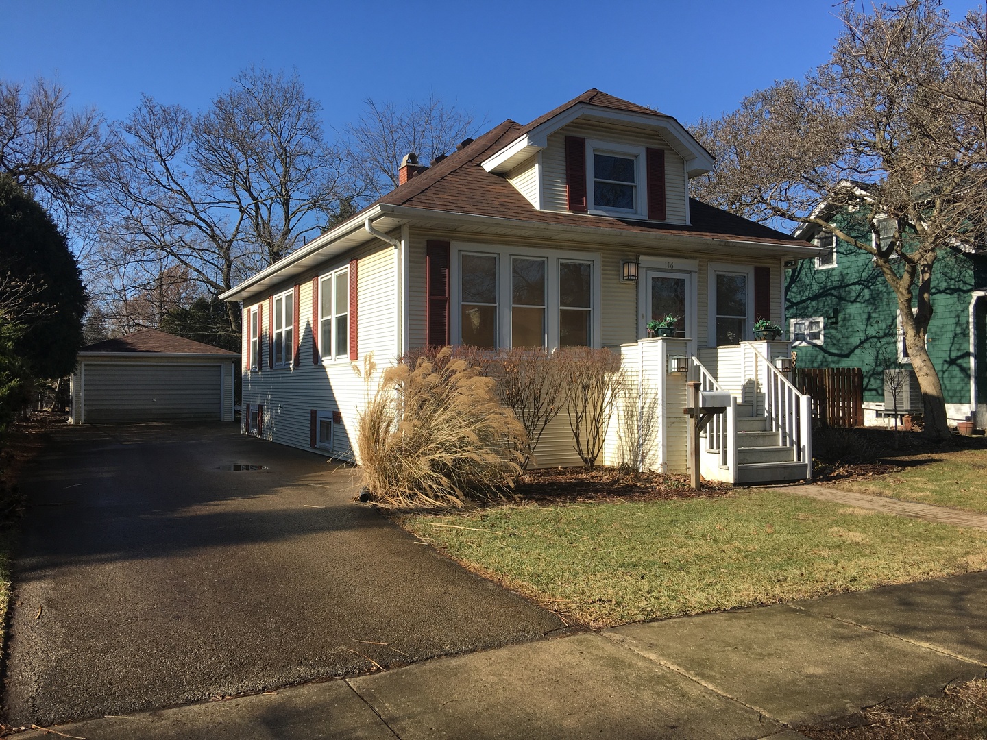 116 N Adams Street, Westmont, IL 60559