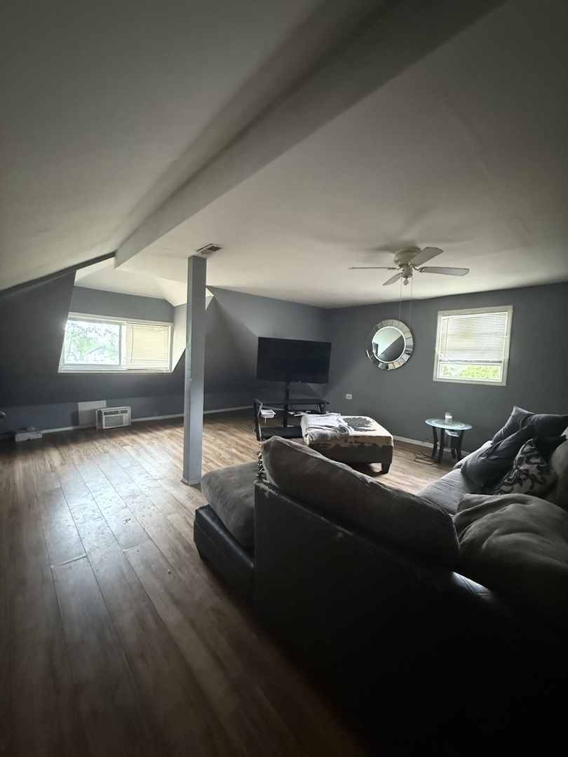 10230 S Yates Boulevard, Chicago, IL 60617