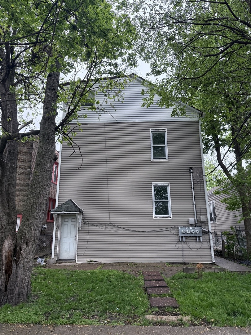 10230 S Yates Boulevard, Chicago, IL 60617