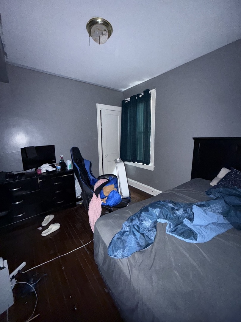 10230 S Yates Boulevard, Chicago, IL 60617