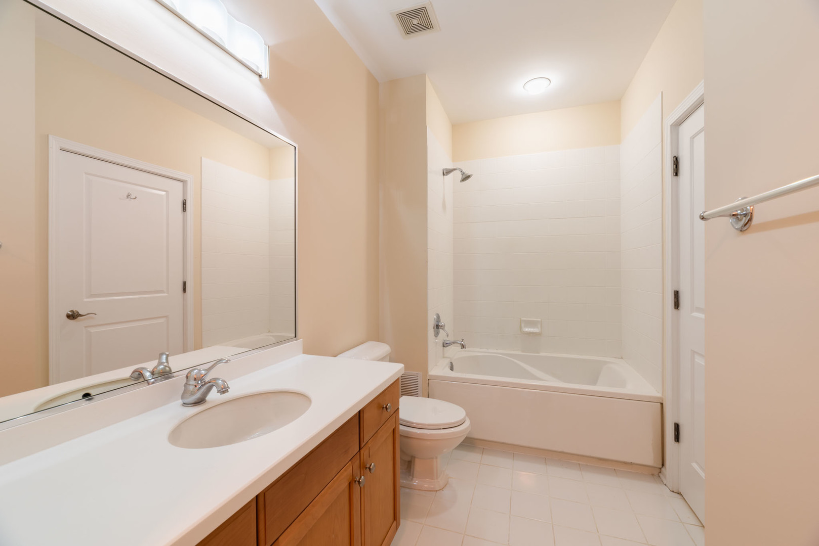 151 W Wing Street #301, Arlington Heights, IL 60005