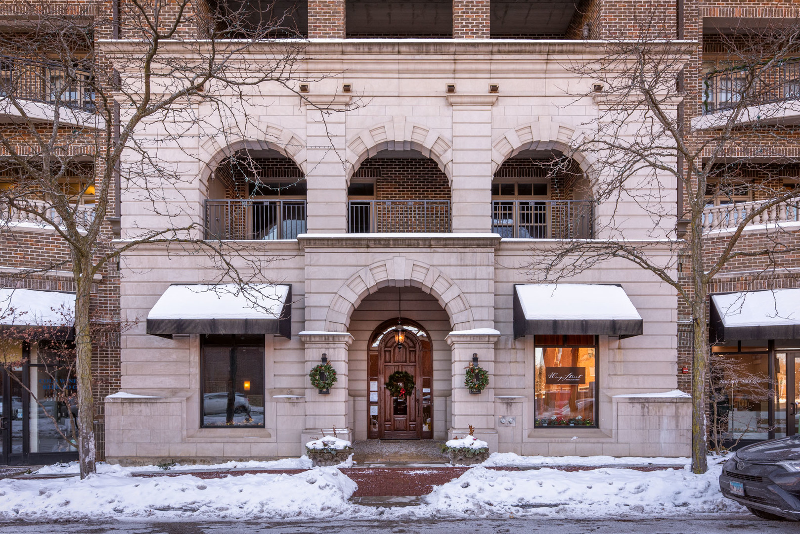 151 W Wing Street #301, Arlington Heights, IL 60005