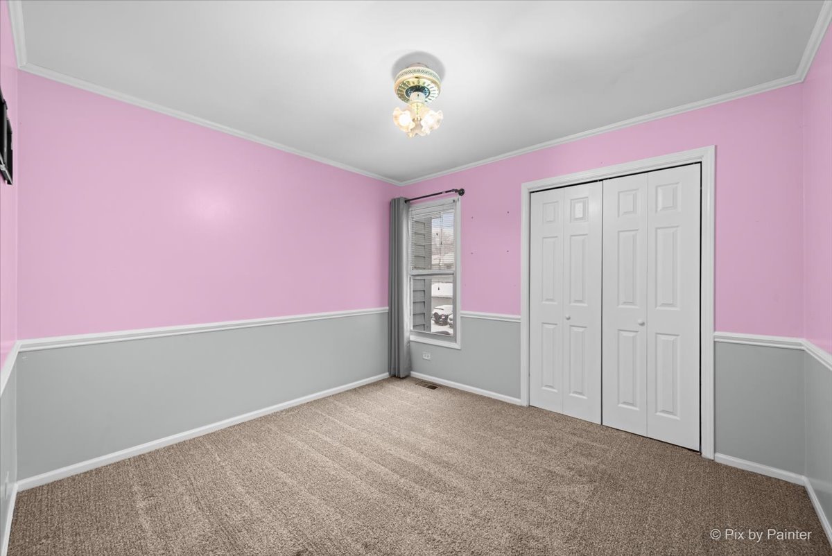 215 Lakeshore Lane, Bloomingdale, IL 60108