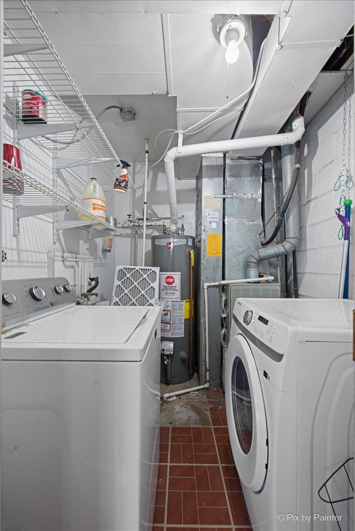 215 Lakeshore Lane, Bloomingdale, IL 60108