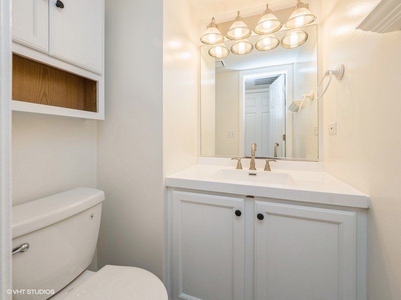 140 Crescent Lane, Schaumburg, IL 60193