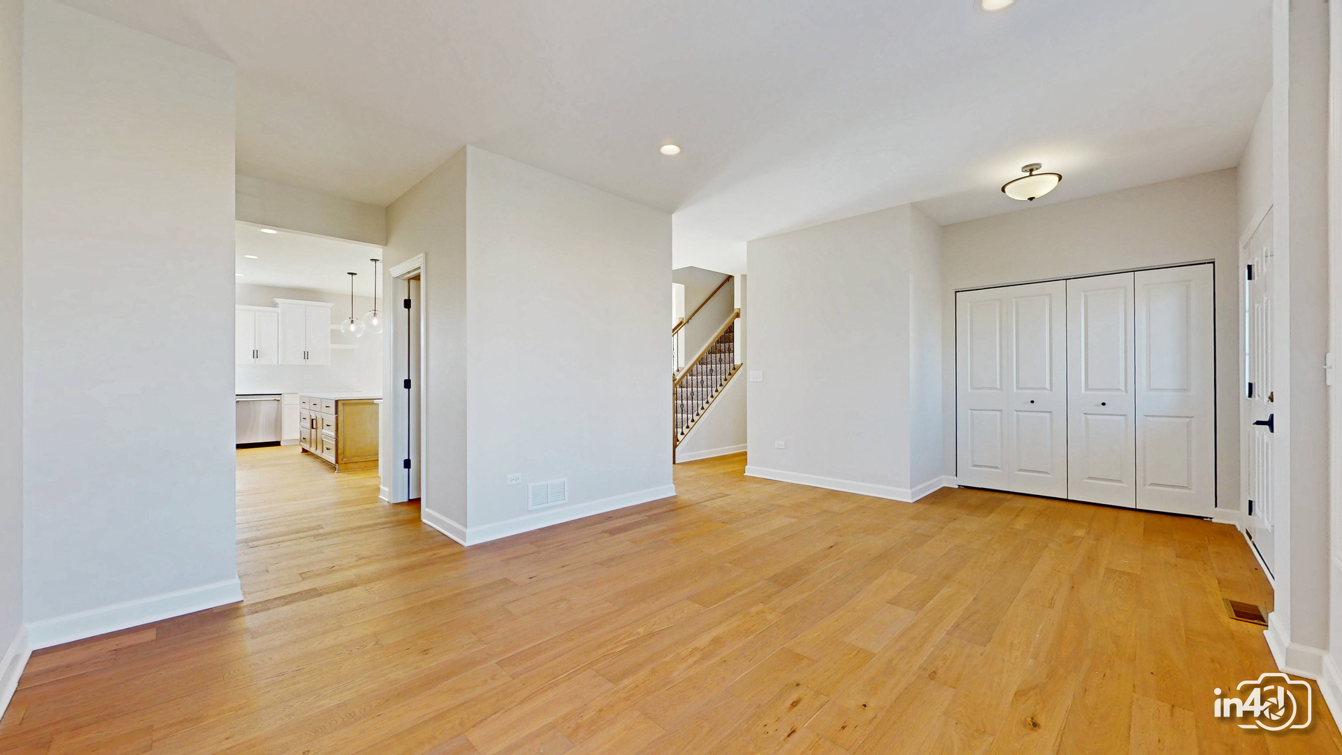 24433 W Bantry Lane, Shorewood, IL 60404